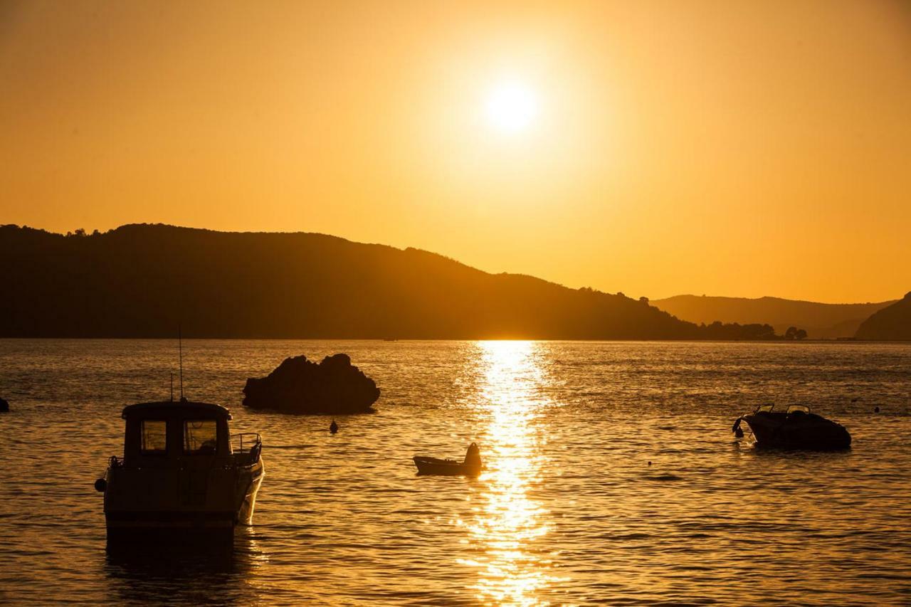 Langust - Free Parking Lägenhet Sveti Stefan Exteriör bild